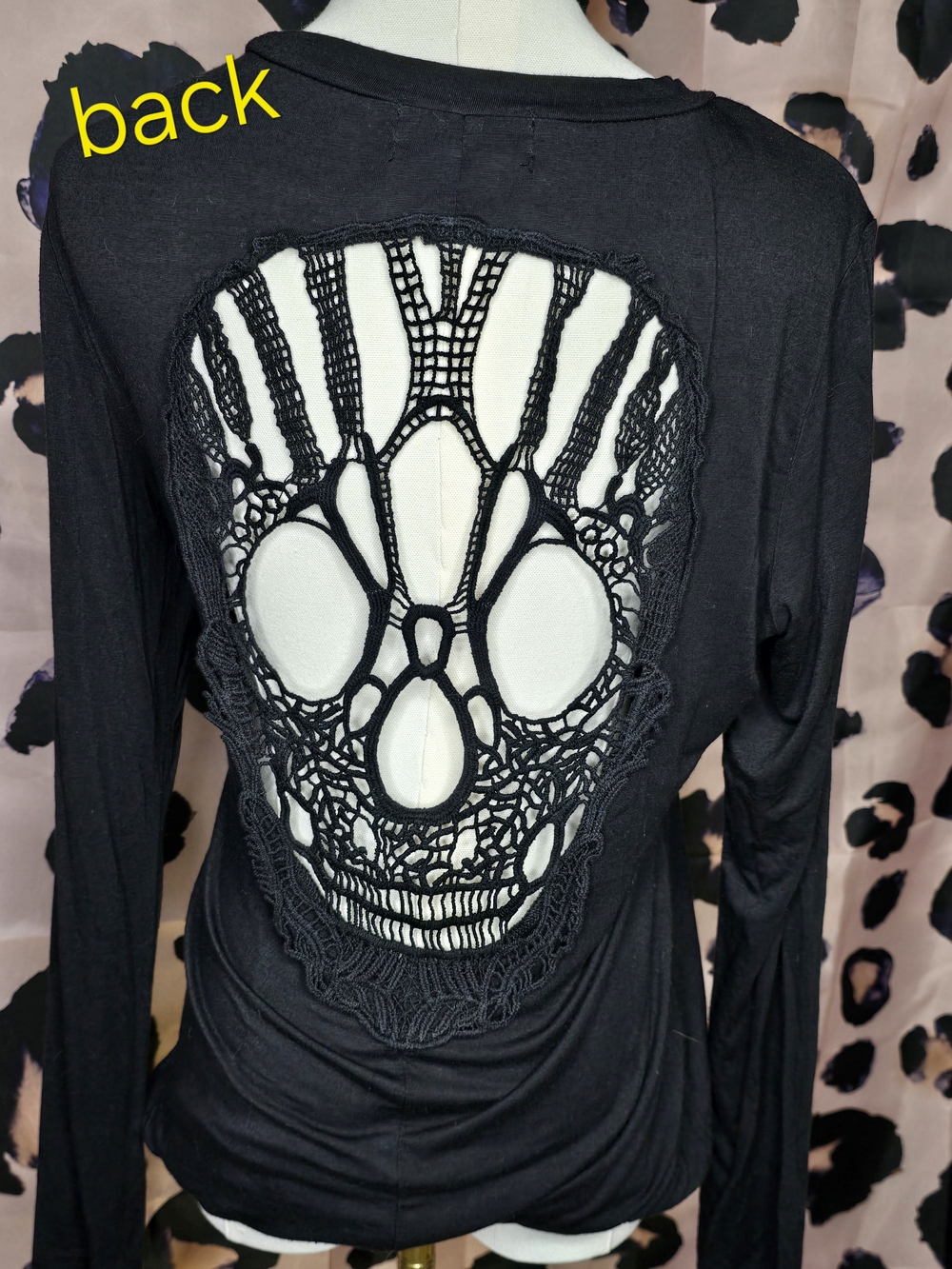 💀✨ Sugar Skull Crochet Cutout Back Long Sleeve Top ✨💀 (L)